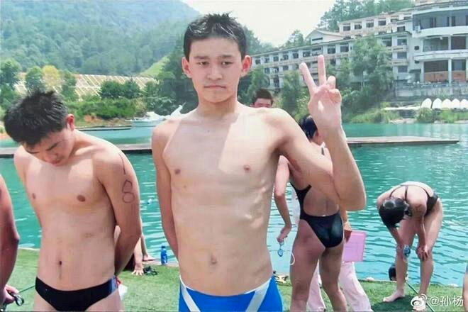 15岁的孙杨曾在全国马拉松游泳锦标赛夺冠。（取材自微博）
