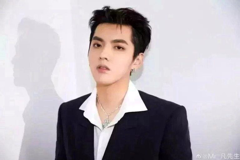 脸肿一圈?吴亦凡「狱中发福照」是合成的 造假非首见 吴亦凡入监服刑,各种谣言不断。(取材自微博)