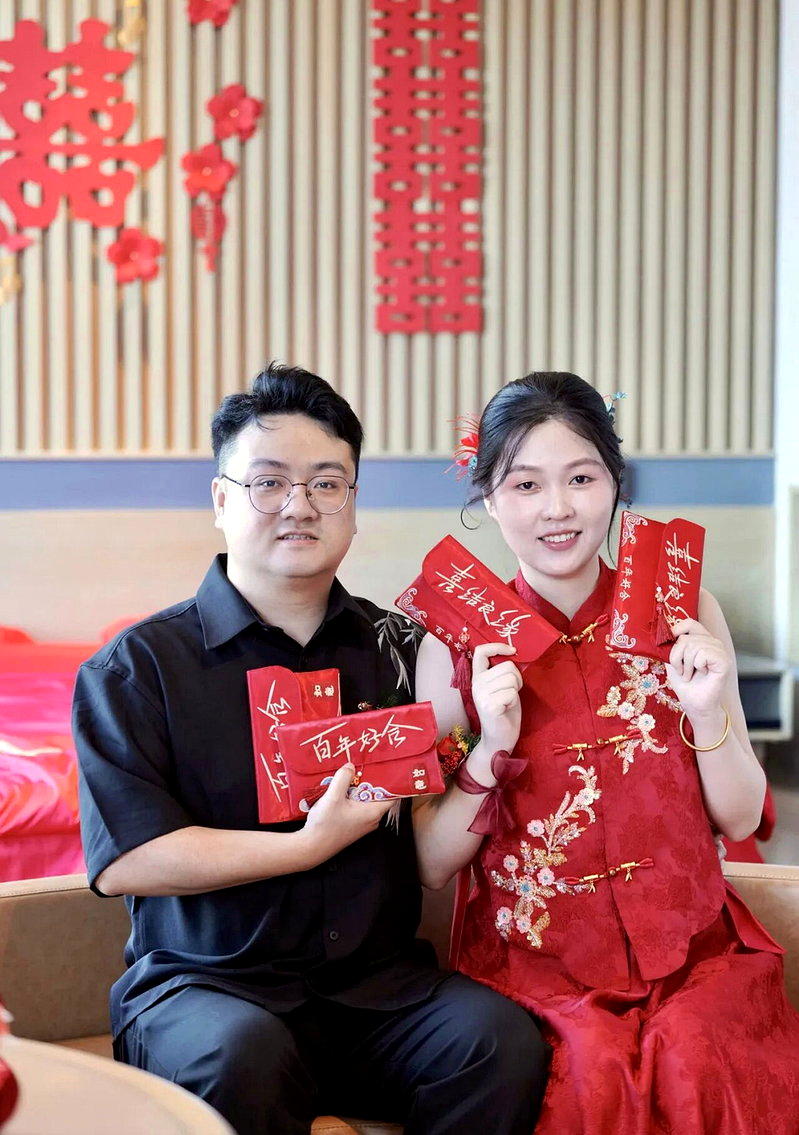 宁波95后姑娘举办「四无婚礼」引发网友热议。(取材自微博)