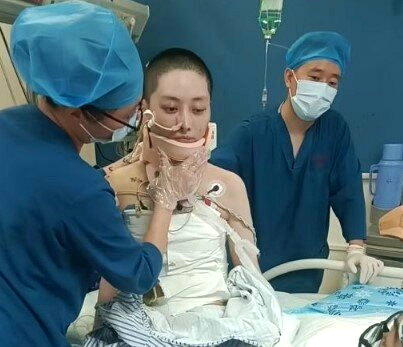 「晚安安」被指在逐步恢复意识的过程中,体现出了非常强大的意志。(取材自潇湘晨报)