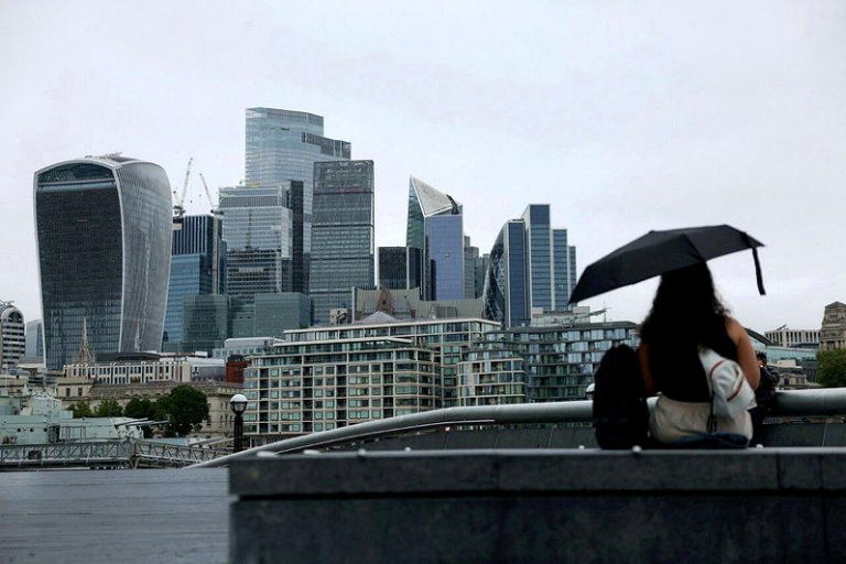 OpenAI伦敦员工年收入305万美元 是英全职中位数58倍 OpenAI在伦敦设立据点,凸显英国首都已成为重要的AI人才中心。路透