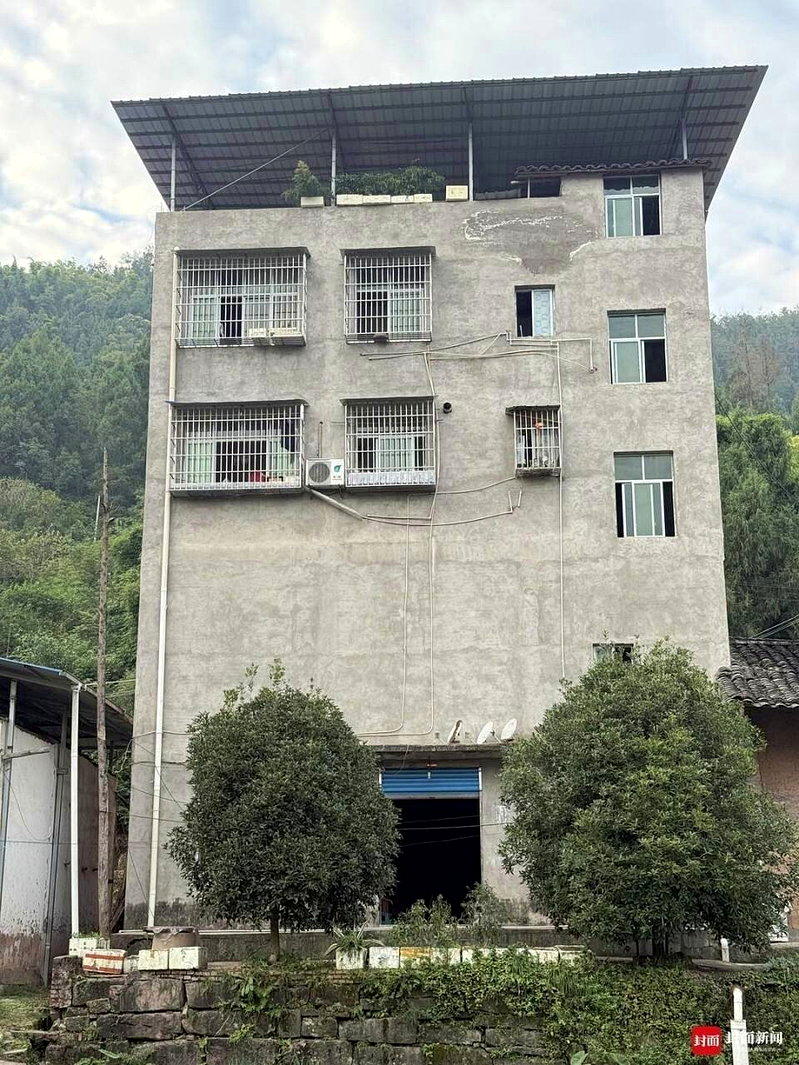 一楼为吴先生一家住处,与另外两户合租。(取材自封面新闻)