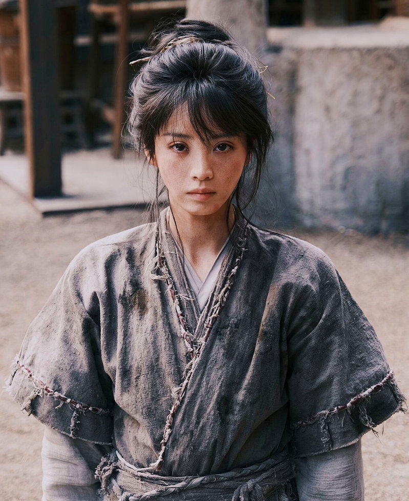 田曦薇在「嫁金钗」中一会儿是恶女君黛，一会儿是真千金魏娆。(取材自微博)