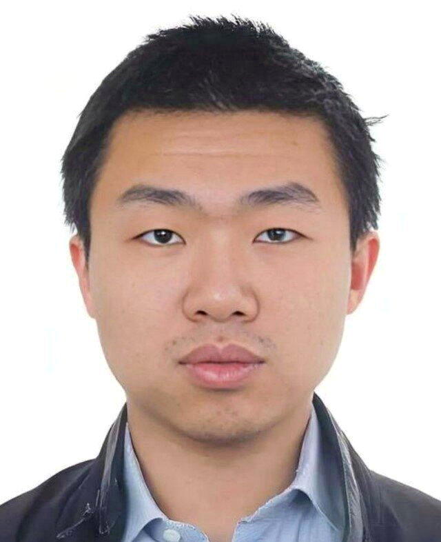 内蒙贪官李建平之子李苏超,改名换姓藏身欧洲。(取材自快懂百科)