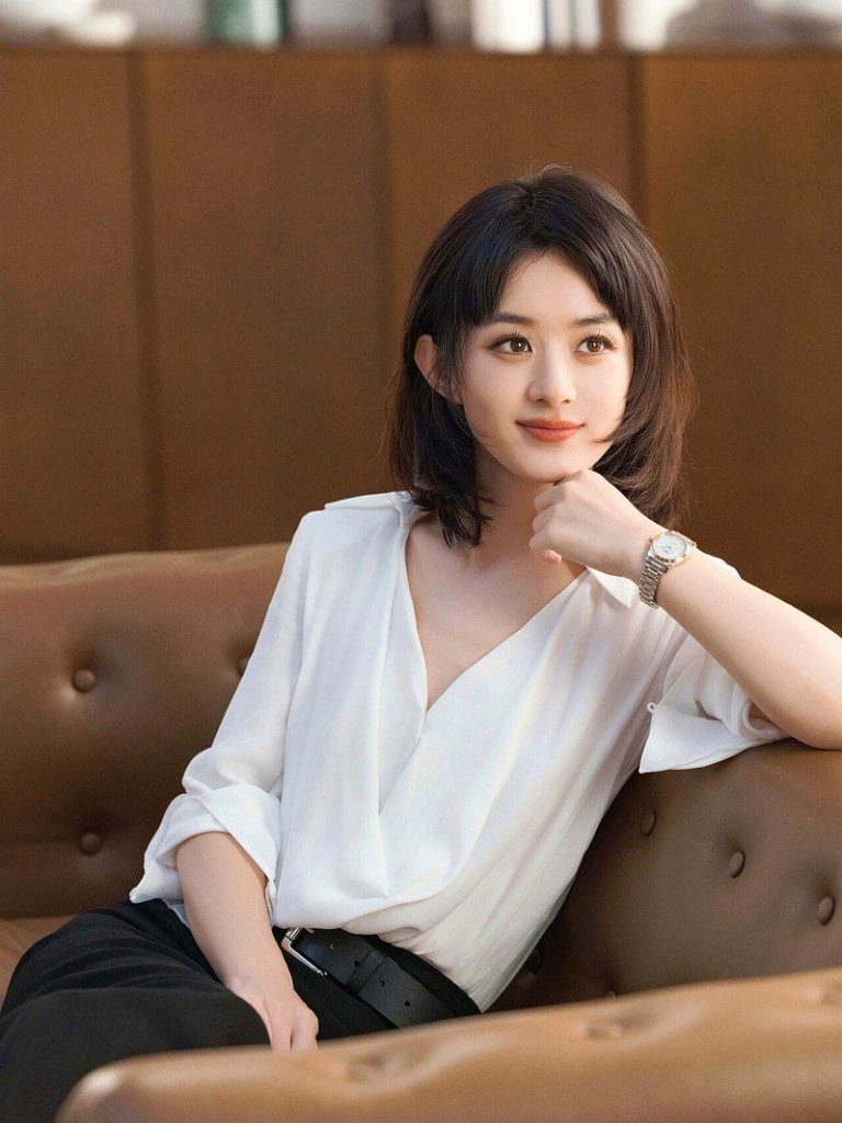 赵丽颖8月传出身体不适，休养近两月。（取材自微博）