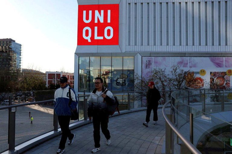 日本优衣库（Uniqlo）母公司迅销因产品全球热销，上年度销售额达3.96兆日圆...