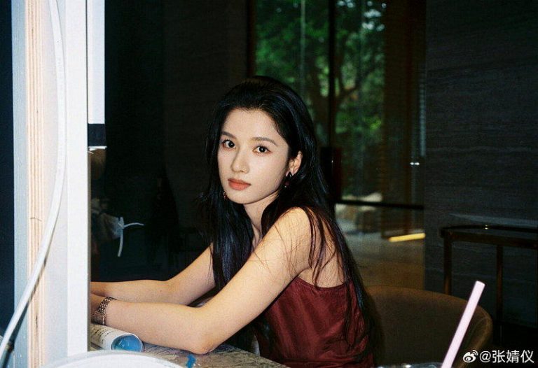 张婧仪回应粉丝留言引发争议。图／微博@张婧仪