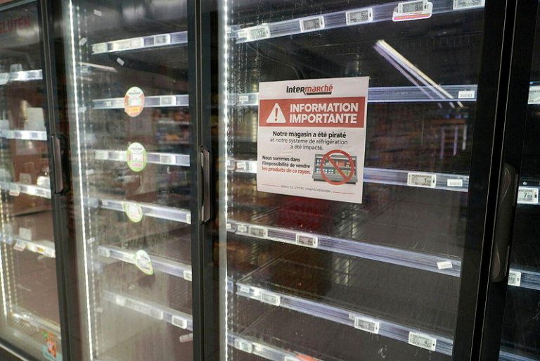 法350家超市冰柜遭黑客入侵 温度窜改导致食品腐败 法国至少350家超市冰柜遭骇、温度设置被窜改,导致肉品与冷冻食品腐坏,目前无人出...
