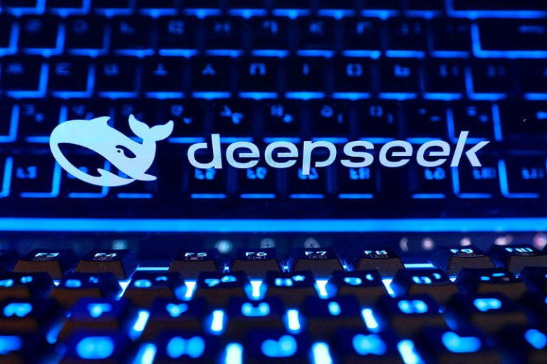 DeepSeek工程师参与华为芯片设计 降低依赖Nvidia DeepSeek工程师参与华为芯片设计,训练环节彻底「去辉达化」。(路透)