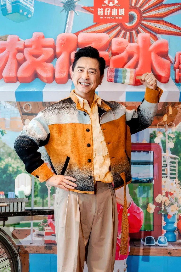 庾澄庆(哈林)推出新歌「枝仔冰」，近日连节目宣传，他自豪毛发极度旺盛，白头发愈变...